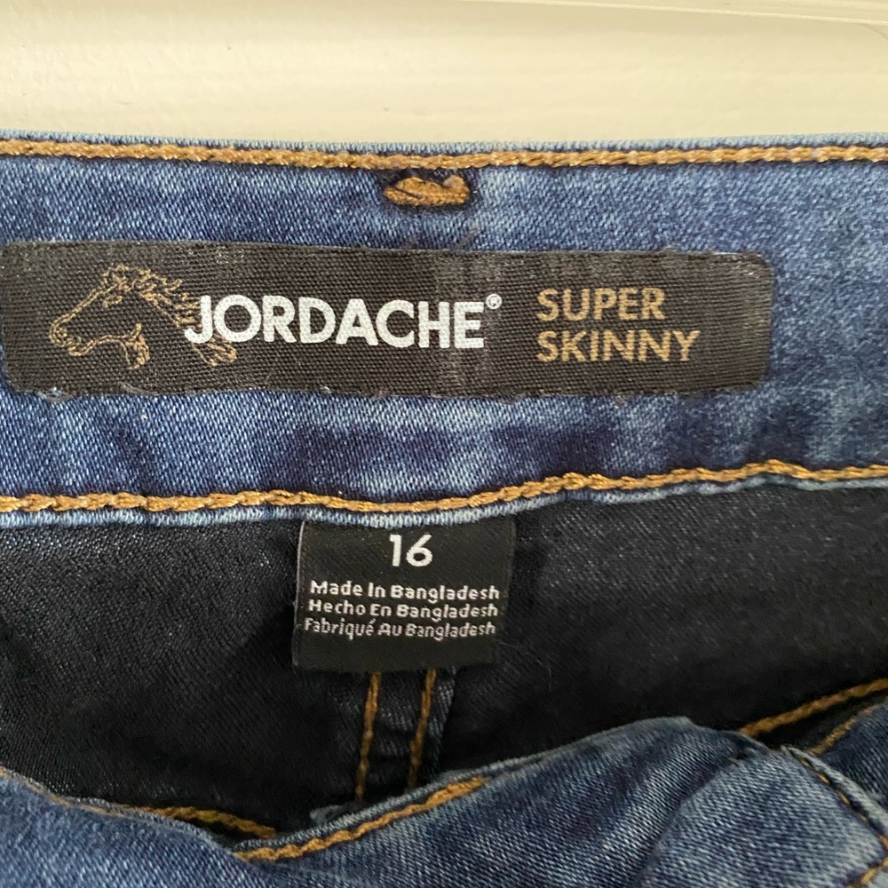Jean - Picture 3 of 4